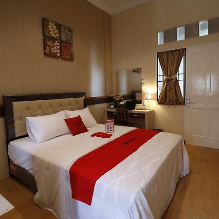 מדאן Reddoorz Plus Near Universitas Sumatera Utara מראה חיצוני תמונה