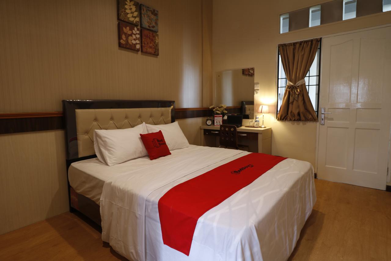 מדאן Reddoorz Plus Near Universitas Sumatera Utara מראה חיצוני תמונה