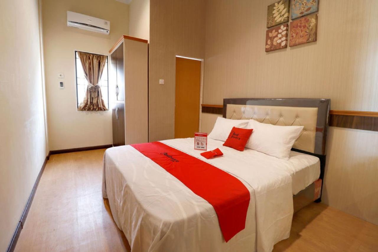 מדאן Reddoorz Plus Near Universitas Sumatera Utara מראה חיצוני תמונה