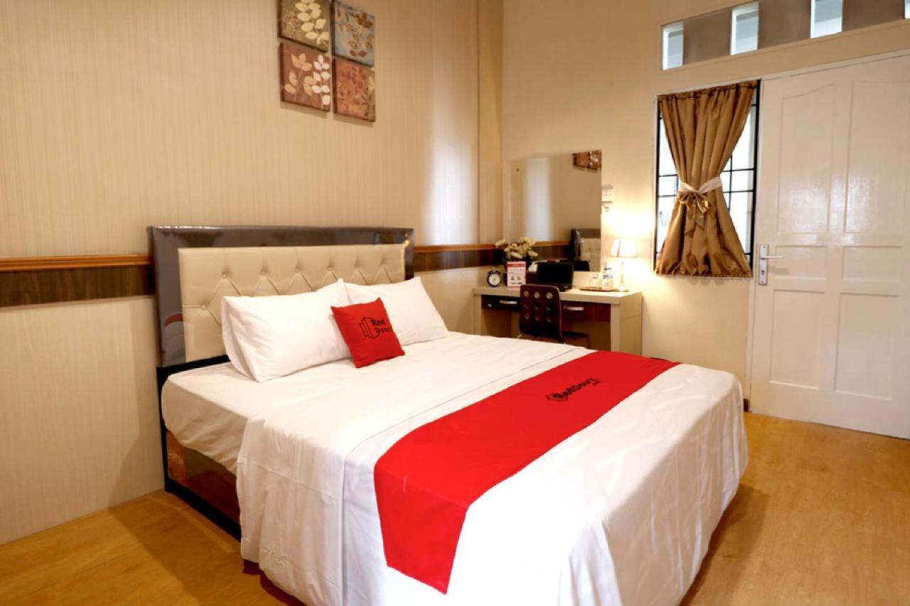 מדאן Reddoorz Plus Near Universitas Sumatera Utara מראה חיצוני תמונה